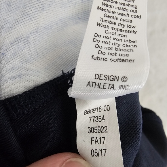 Athleta Relay Capri 2.0 Mosaic Print Leggings Size Small - Picture 11 of 11